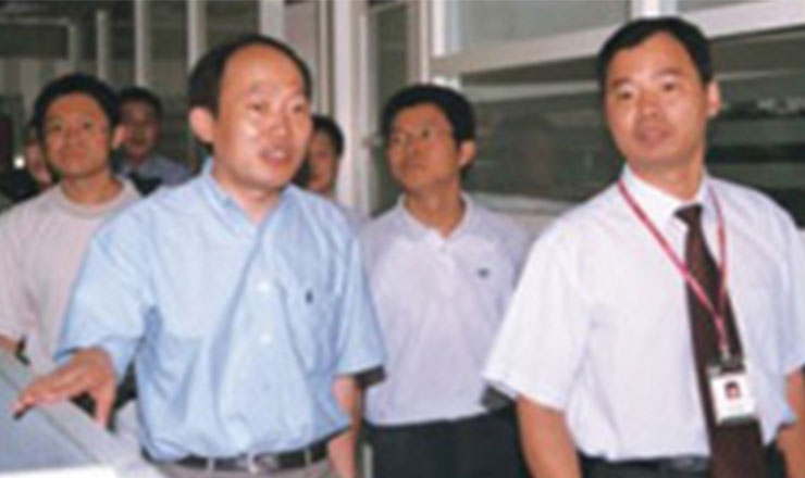 中國房地產(chǎn)估價(jià)師學(xué)會副會長兼秘書長柴強(qiáng)在公司視察